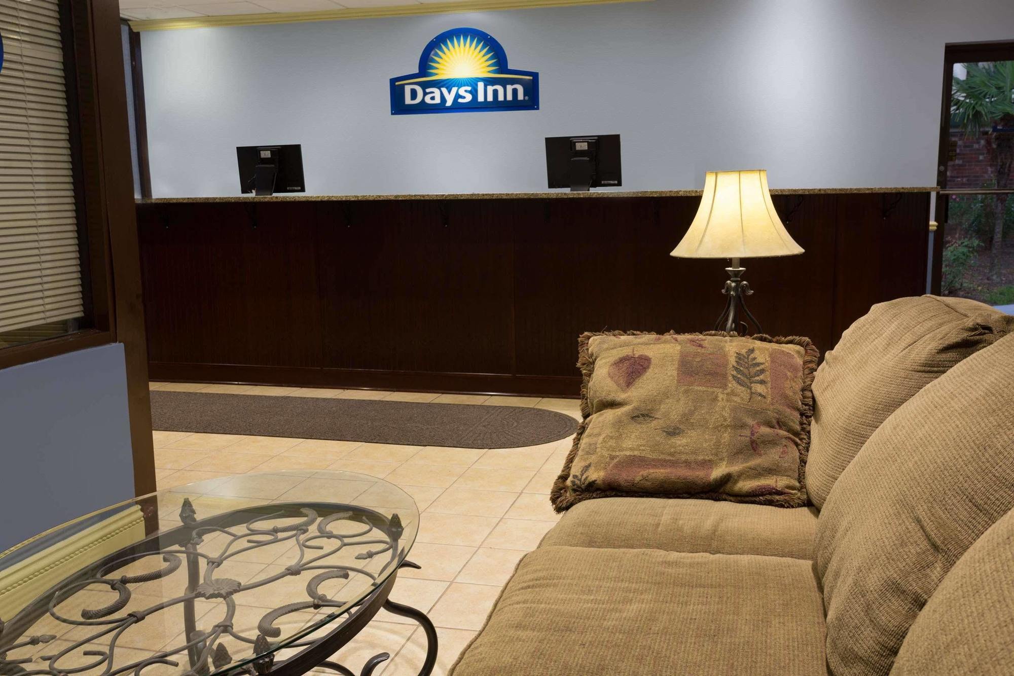 Days Inn By Wyndham Mt Pleasant-Charleston-Patriots Point Exterior photo